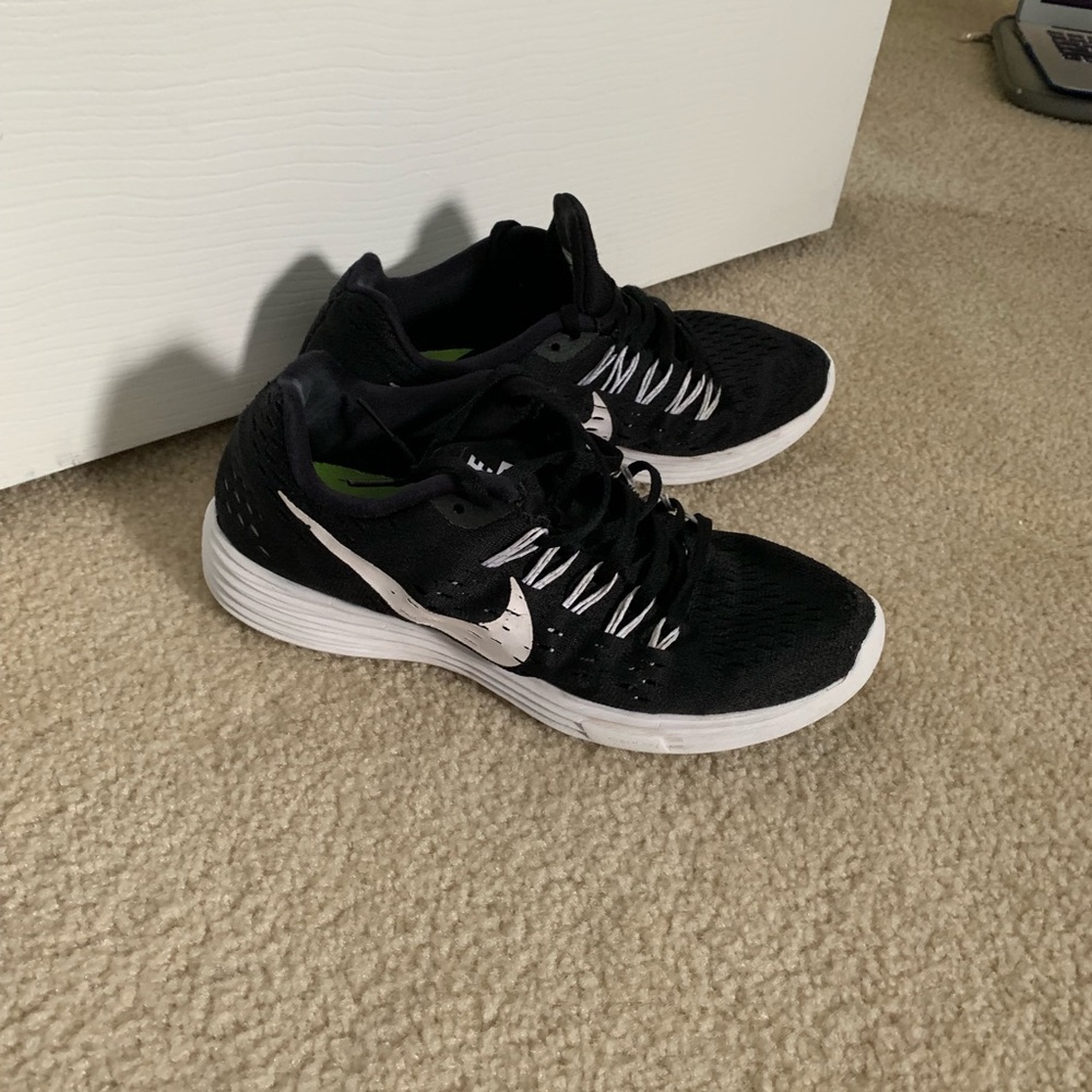 Black nike lunar runs